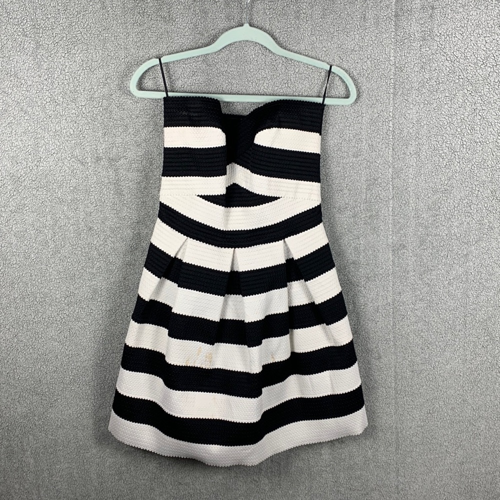 Sleeves black and white dress, size medium from Express
